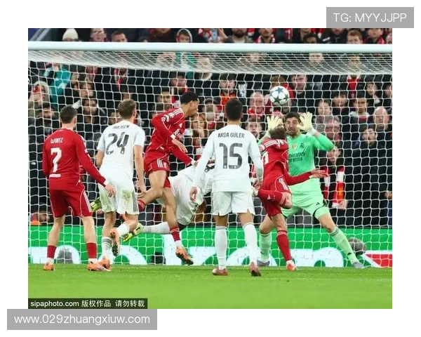 15岁小将JJ加布里埃尔与传奇教练弗格森合影感慨荣幸之至